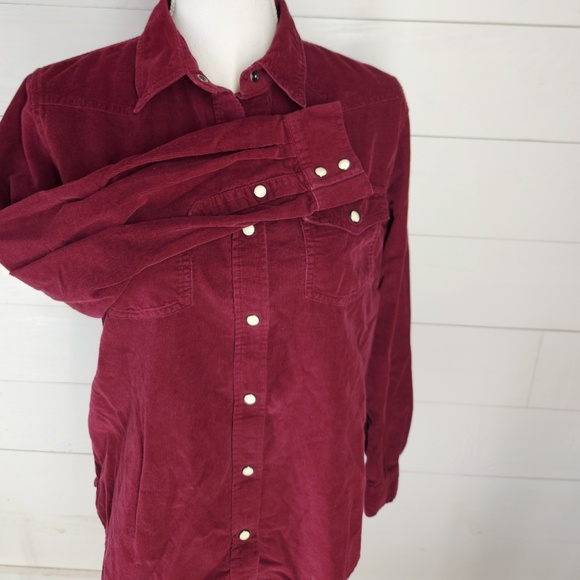 Universal Thread Womens Burgendy Corduroy Pearl Snap Button Up MEDIUM Collared - Picture 6 of 9